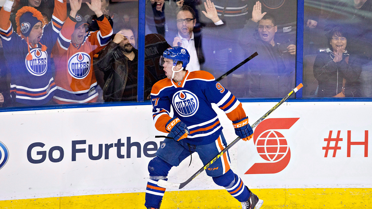 oilers-connor-mcdavid-celebrates-goal-against-blue-jackets